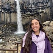 Profesora para repasar las materias de biología y lenguas (catalán, castellano, inglés). Si necesitan, puedo ayudar en matemáticas